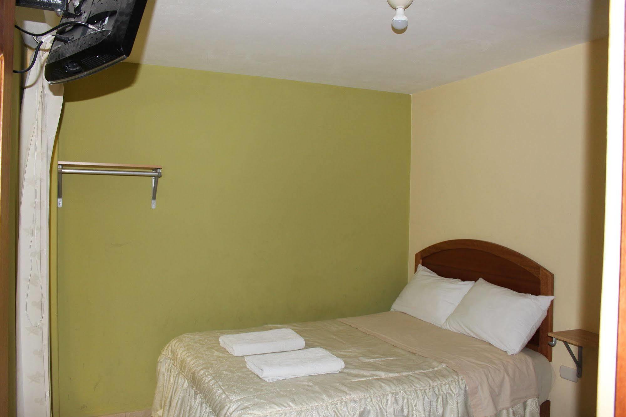 Posada De Percybal Lago Inn Puno Bagian luar foto